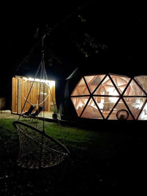 Dome Insolite Lichen Jacuzzi Et Petits-Dejeuners Inclus Gondrin ภายนอก รูปภาพ